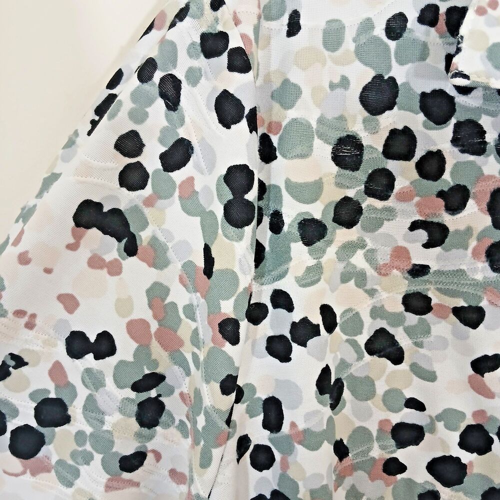 Women’s V Neck 3/4 Sleeved Blouse With Embellished Pocket Flaps, Size 1x Plus - Picture 5 of 8
